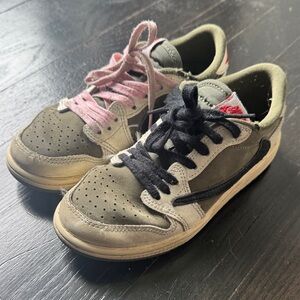 Travis Scott Jordan 1 Medium Olive